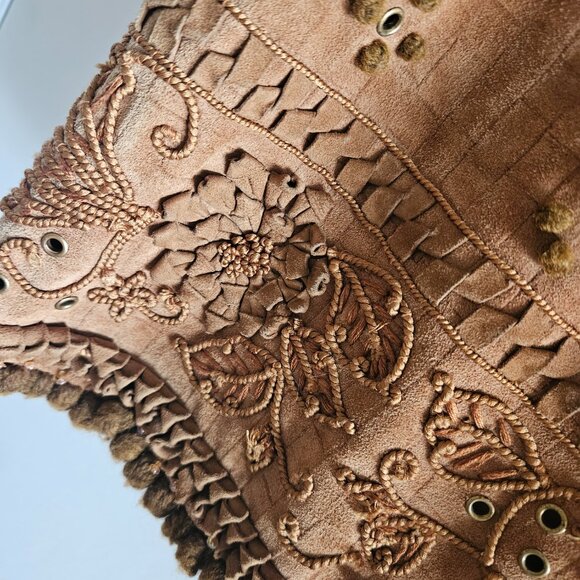 SHOWSTOPPING DESIGNER ESCADA SUEDE SUIT WITH MAGNIFICENT DETAILING- SIZE 40 - Picture 8 of 12